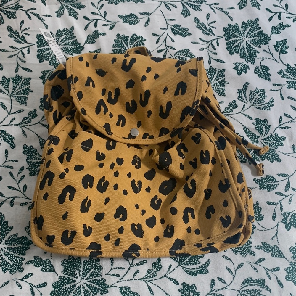 BAGGU Drawstring Leopard Print Backpack